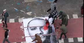 Grupo faz protesto pra relembrar fotógrafo que perdeu um olho