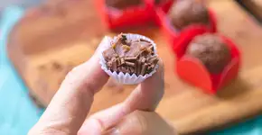 Brigadeiro de banana é fitness e leva apenas 3 ingredientes