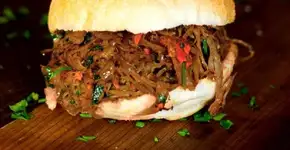 ‘1º Circuito dos Sanduíches em Curitiba’ tem 44 participantes