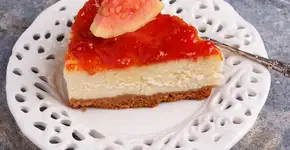 Aprenda a cheesecake de goiaba perfeita com ingredientes que você já tem em casa