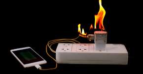 Jovem morre ao dormir enquanto jogava em celular ligado na tomada