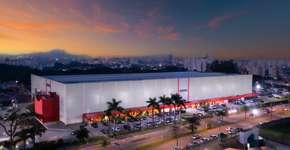 Chegada do Papai Noel no Continental Shopping conta com espetáculo de Natal sob direção da artista Fernanda Chamma