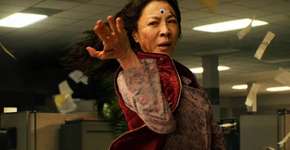 Qual caminho Michelle Yeoh trilhou para se tornar uma atriz consagrada?