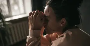 Pessoas com depressão usam estas palavras com mais frequência, diz estudo