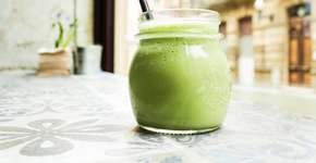 Suco detox de couve e abacaxi que vai transformar sua rotina