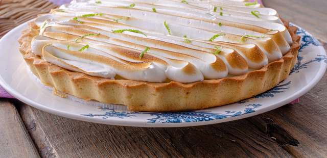 Torta de limão fácil e refrescante para qualquer ocasião