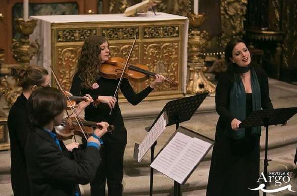 Favola d'Argo - por Lisa Soares