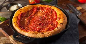 Pizza low carb de frigideira pronta em 10 minutos