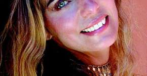 Vídeo caseiro de Bruna Lombardi no banho mostra como economizar água