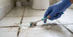 Qual a finalidade da mistura de água oxigenada e bicarbonato de sódio?