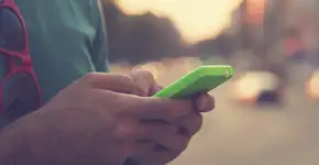 Aplicativo de mensagens paga usuários por convite a amigos