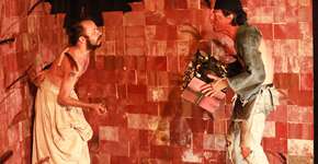 Espetáculo ‘Velhos caem do céu como canivetes’