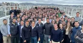 XP terá que explicar à Justiça foto só de funcionários brancos