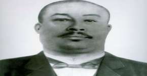 Maestro Anacleto de Medeiros