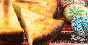 Um bolo de pão de queijo irresistível