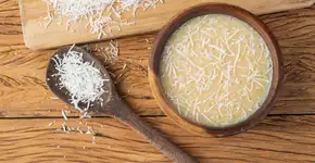 Cocada cremosa de leite condensado deliciosa