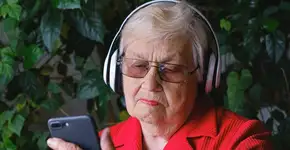 USP abre curso gratuito a idosos para combater fake news