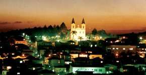 Cachoeiras e delícias mineiras em Bueno Brandão