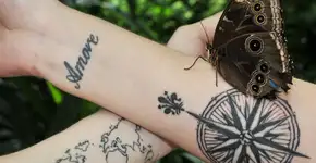 Jardim na palma da mão: Amigas reutilizam vidros para criar terrários com cenários delicados