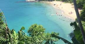 Praia com água a quase 30ºC : Parece Europa ou México, mas está no Brasil