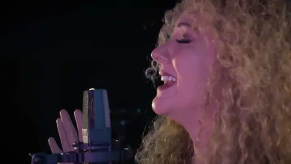 Vídeo traz versão oficial em portunhol