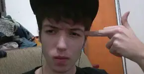 O que leva jovens a abrirem fogo em escolas?