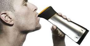 Pode beber: garrafa portátil tira sal da água do mar