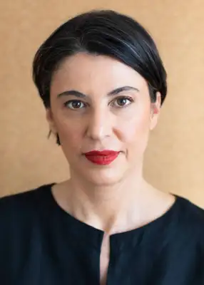 A escritora Giovana Madalosso