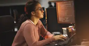 USP oferece cursos gratuitos de programação para meninas