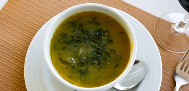 O caldo verde low carb mais delicioso que você já provou!