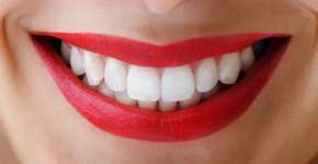 Estudo revela que sorriso atrai mulheres que buscam relacionamento sério