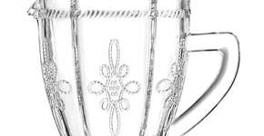 Saiba como limpar objetos de vidro antigo