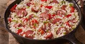 Arroz com calabresa na pressão: receita prática e saborosa!