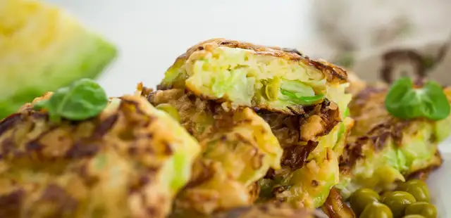 Abobrinha empanada na airfryer: um snack irresistível