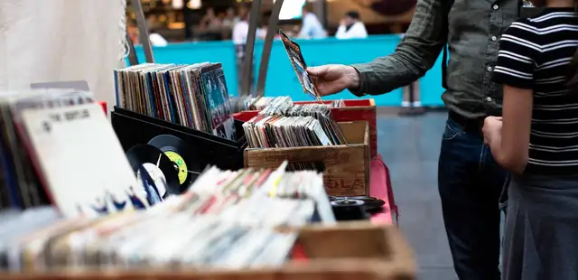 Descubra 17 lugares para garimpar discos de vinil em SP