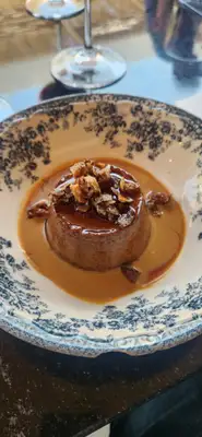 Dulce Marino  (flã de chocolate 70% com cobertura de cochayuyo --alga marinha comestível do sul do Chile)