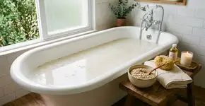 O que você deve colocar na água do banho para que a pele fique mais hidratada? Você tem tudo o que precisa em casa para esse truque