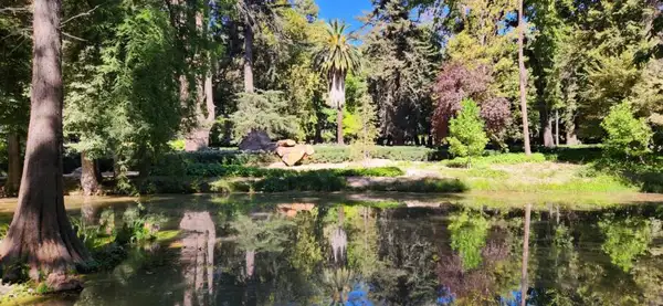 Jardins do hotel foram projetado pelo paisagista francês Guillaume Renner