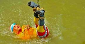 Morre afogado mágico que tenta refazer truque de Houdini