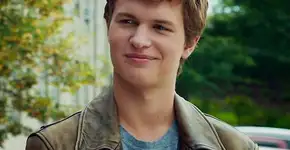 Ator de ‘A culpa é das estrelas’ nega acusação de estupro