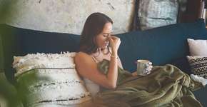 Como a falta de vitamina C pode afetar a minha saúde?