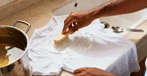 Esse segredo simples traz o branco de volta às suas roupas