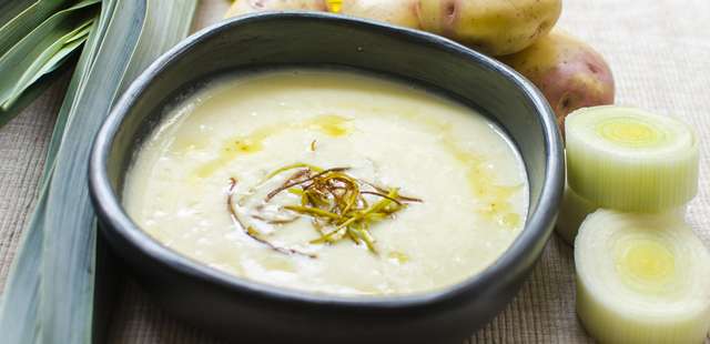 Esse creme de batata com alho-poró vai virar seu novo conforto preferido