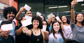 Campanha Meu Primeiro Voto incentiva jovens a tirar título juntos