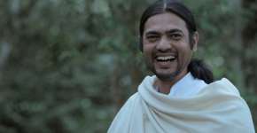 Yogui indiano dá palestras gratuitas em São Paulo