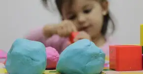 Ingredientes caseiros viram massinha de modelar