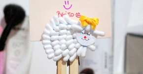 Ovelha de cotonete, um porta-recados criativo