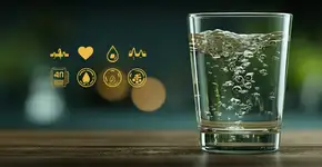 Por que beber água antes das refeições derrete gordura