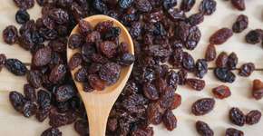 Você odeia uva-passa? Conheça os benefícios que podem mudar sua opinião