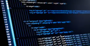 Santander oferece 5.000 bolsas na área de TI para mulheres